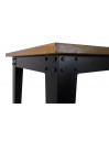 Mesa de bar estilo industrial con estructura metálica negra y sobre de madera de pino
