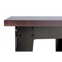 Mesa de bar estilo industrial con estructura metálica y sobre de madera de pino.