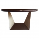 Mesa de comedor de diseño con tapa de madera y pie de diseño original color dorado