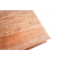 Mesa de centro de madera con detalles metálicos